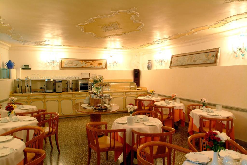 Hotel San Moise Venecia Restaurante foto